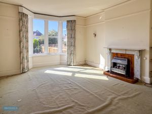 Sitting Room- click for photo gallery